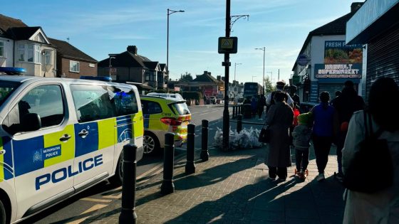 Man with sword arrested after multiple people stabbed near London tube station – MASHAHER