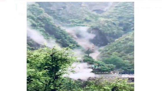 Srinagar-Jammu Highway Hit By Massive Landslide After Heavy Rain – MASHAHER