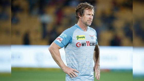 LSG Coach Jonty Rhodes Involved In Ugly Social Media Battle With Fan – MASHAHER