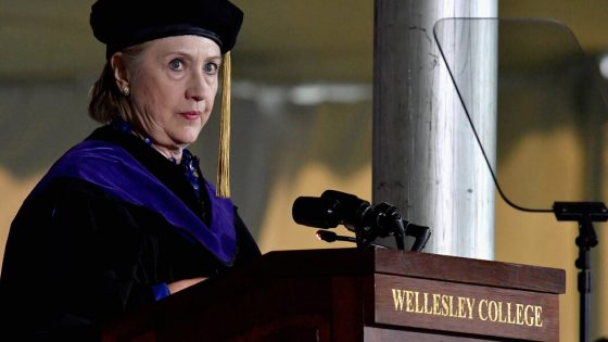 Hillary Clinton’s Return to Wellesley Met With Protests and Ceasefire Calls – MASHAHER