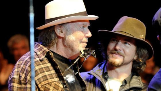 Neil Young, Pearl Jam, Turnpike Troubadours to Headline Ohana Festival – MASHAHER