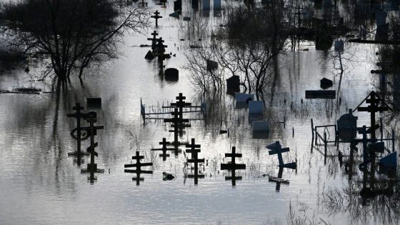 Video: Russia faces severe flooding as snow melts from Ural Mountains – MASHAHER