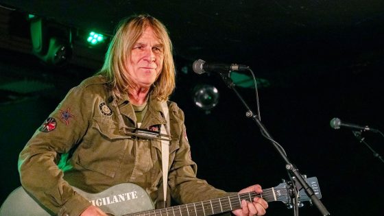 The Alarm postpones US tour after frontman Mike Peters’ latest cancer diagnosis | UK News – MASHAHER