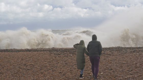 Flights cancelled ahead of Storm Kathleen’s 70mph winds as UK expected to record hottest day of the year | UK News – MASHAHER