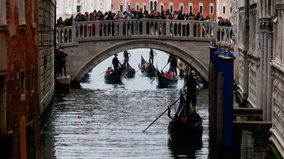 Venice becomes first city to introduce ‘tourist tax’ in an effort to control crowds – MASHAHER