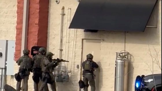 SWAT team responding to Arkansas shopping mall, police ask public to avoid the area – MASHAHER