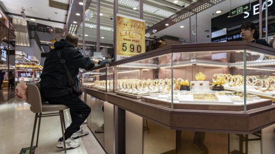 China Is Buying Gold, Sending Prices to Record Highs – MASHAHER