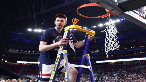 UConn’s Alex Karaban withdraws from 2024 NBA Draft to return for junior season – MASHAHER