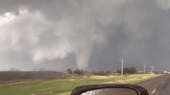 Storm Chaser Films Tornado Churning in Oklahoma – MASHAHER