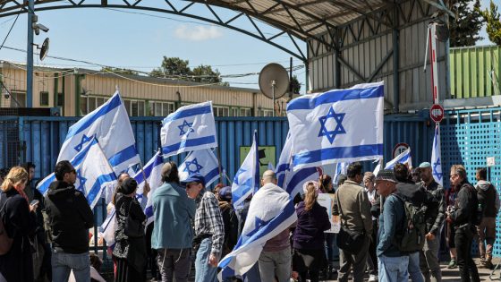 UNRWA Says It Closed East Jerusalem Headquarters After Fire and Attacks – MASHAHER