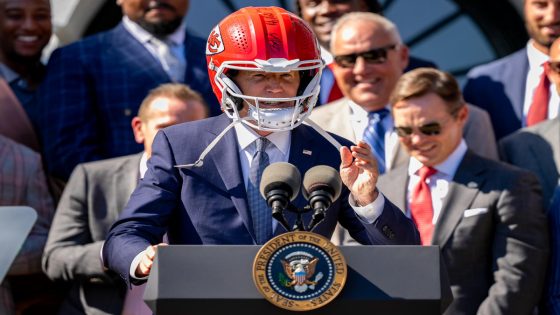 President Biden dons Chiefs helmet, jokes with Travis Kelce in Super Bowl champs’ second White House visit – MASHAHER