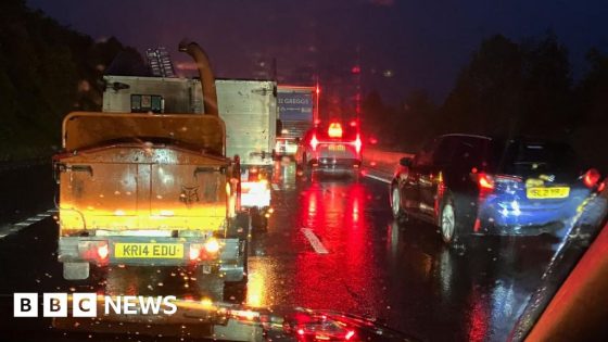 Drivers trapped for hours in Edinburgh flooding – MASHAHER