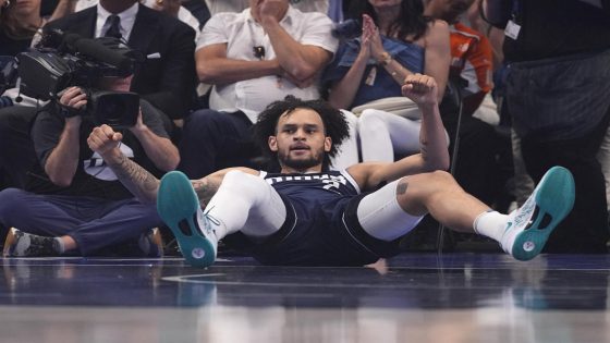 NBA playoffs: Standout Mavericks rookie Dereck Lively II leaves Game 3 vs. Timberwolves after violent knee to head – MASHAHER