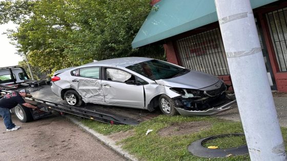 Stolen car full of armed men crashes into popular bar near midtown – MASHAHER