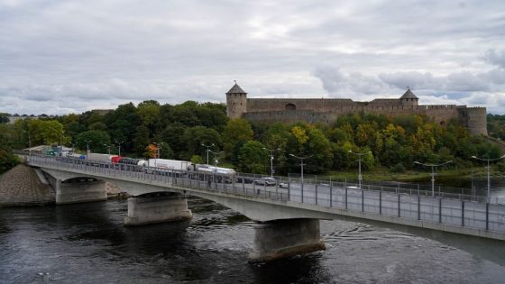 Estonia says Russia removed navigation buoys on border river – MASHAHER