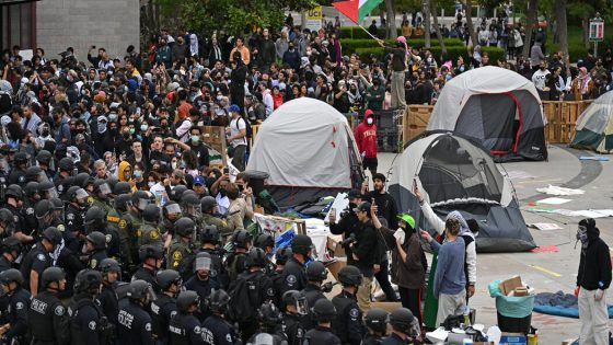 Protesters Clash With Police as U.C. Irvine Encampment Is Cleared – MASHAHER