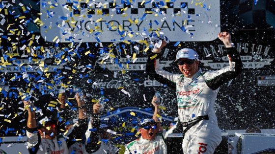 Brad Keselowski ends 3-year drought with win at Darlington – MASHAHER