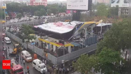 Politics over Mumbai billboard collapse, owner of firm still on the run | Mumbai News – MASHAHER