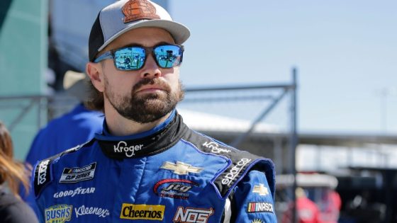 Ricky Stenhouse Jr. fined by NASCAR for Kyle Busch fight – MASHAHER