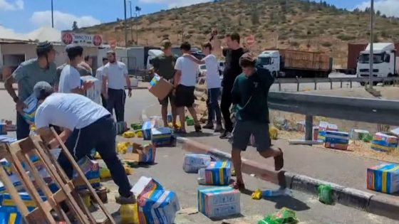 See Israeli protesters ransack aid headed for Gaza – MASHAHER