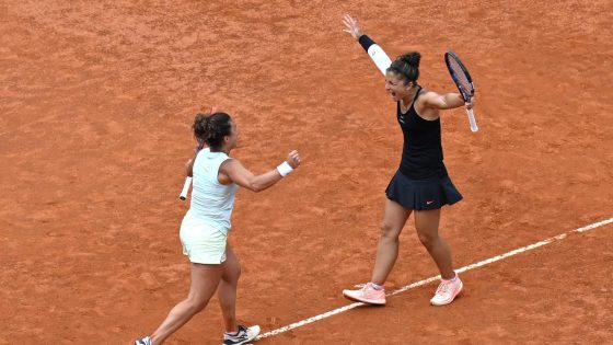 Italian duo sink Gauff and Routliffe to win Rome doubles title – MASHAHER