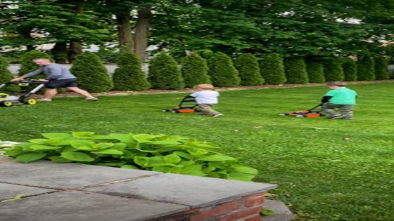 WATCH: Check out this heartwarming moment of a dad and his sons mowing the lawn – MASHAHER