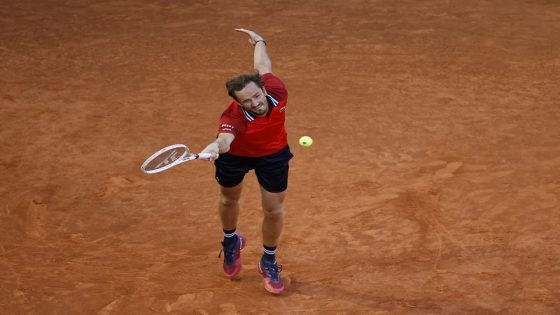 Tennis: Tennis-Medvedev joins growing injury list ahead of French Open – MASHAHER