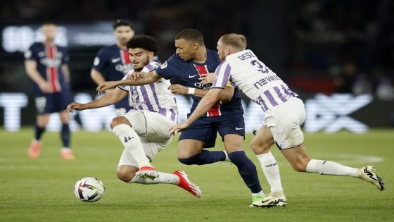 Football: Soccer-Toulouse spoil PSG league title party with surprise 3-1 win – MASHAHER