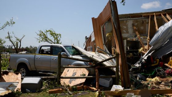 Tornado Devastates Arkansas Town – The New York Times – MASHAHER