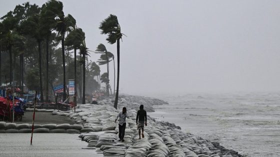 Cyclone Remal Tears Through Bangladesh, Killing at Least 13 – MASHAHER