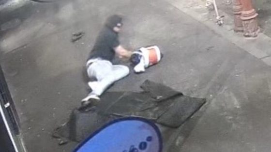 Crim with undies on his head tries to rob Port Melbourne pub – MASHAHER