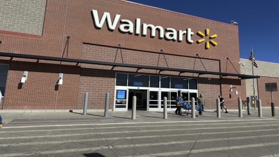 Walmart lays off hundreds of employees and requires others to relocate – MASHAHER