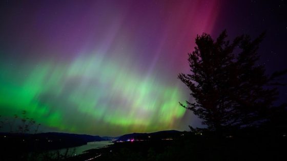 Skies dazzle in vivid colors around the world – MASHAHER