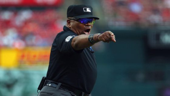 MLB won’t adopt robot umpires to call balls and strikes by 2025, says Rob Manfred – MASHAHER