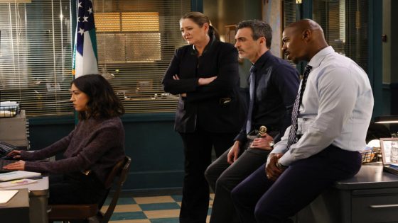 What Happened in Camryn Manheim’s Last Episode as Lt. Dixon? – MASHAHER