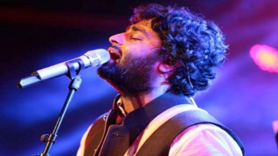 Arijit Singh and wife Koel Roy ride a scooty to cast vote in West Bengal : Bollywood News – MASHAHER