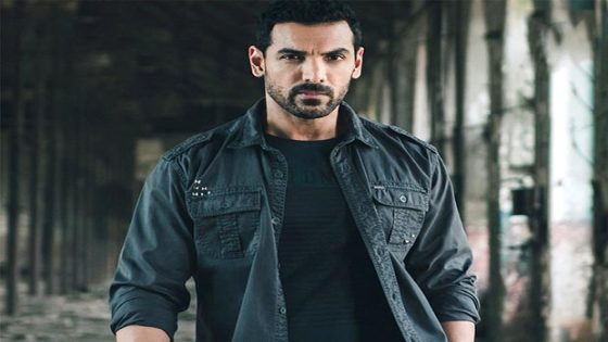 John Abraham’s heartwarming birthday surprise for a fan, gifts expensive shoes and ties the laces himself : Bollywood News – MASHAHER