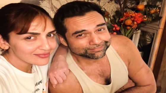 Esha Deol and Abhay Deol’s fun pyjama party pose is giving us sibling goals : Bollywood News – MASHAHER