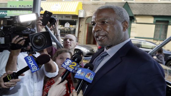 Don’t expect Charles Oakley to return to MSG to watch the Knicks any time soon – MASHAHER