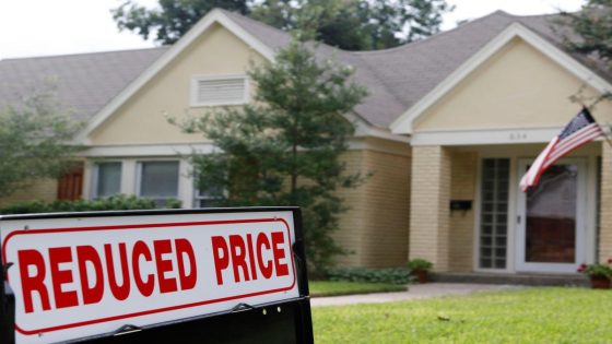 Home prices are falling in parts of Florida and Texas as buyers tap out and supply outpaces demand – MASHAHER