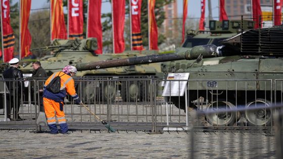 Kremlin parades Western equipment captured from Ukrainian army at Moscow exhibition – MASHAHER