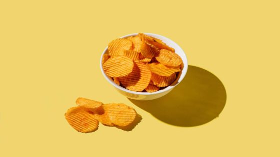 What are the healthiest chips you can buy? Dietitians share 3 things to look for – MASHAHER