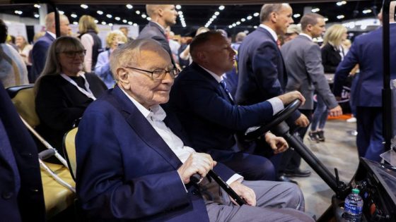 Buffett says Berkshire is in good hands, lauds Apple despite trimming stake – MASHAHER