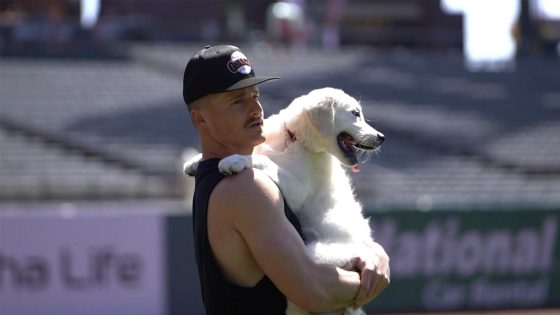 Watch Chappy’s puppy adorably interrupt Phillies’ pregame routine – MASHAHER