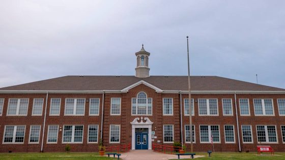 Pepper spray used to subdue aggressive student at Lexington high school – MASHAHER