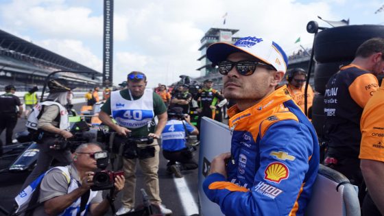 Indy 500 qualifying: Kyle Larson locks into the field; Rinus Veekay recovers from early crash to get into top 12 – MASHAHER