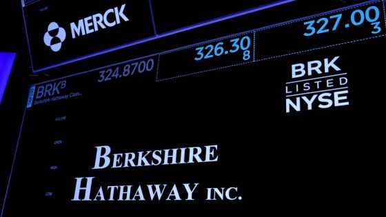 Berkshire has record profit, cash soars to $189 billion as Apple stake sinks – MASHAHER