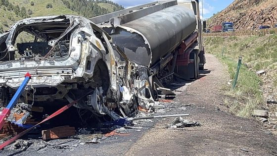 1 person has died and another is hurt after a fiery tanker truck crash in Colorado – MASHAHER