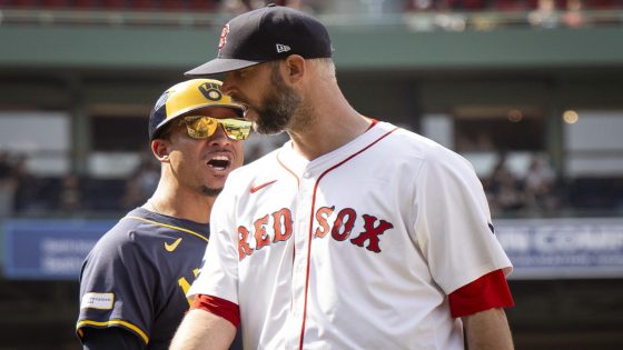 Benches clear as Red Sox’s Chris Martin takes exception to Brewers bunting on him – MASHAHER