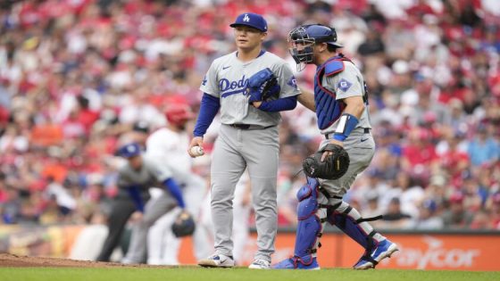 Frustrated Dodgers fall to Reds, extend losing streak to five games – MASHAHER